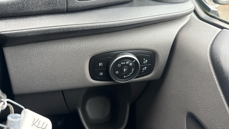 Ford Transit Custom 300 L2 Diesel Fwd 2.0 EcoBlue 130ps Low Roof Limited Van